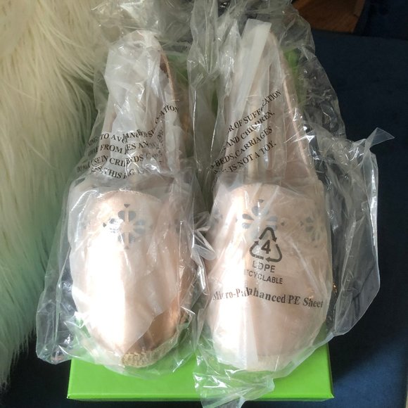 *2x HP* NIB! Kate Spade Gold Slip-On Espadrilles - Picture 4 of 14